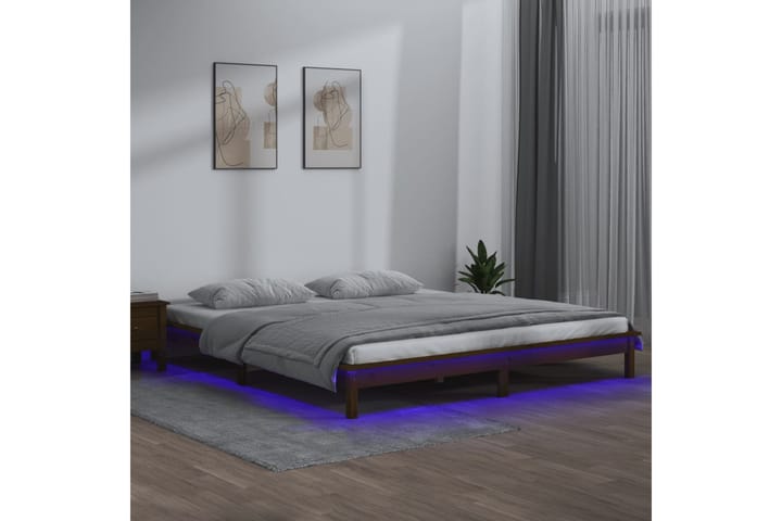 beBasic Sängynrunko LED ruskea 120x190 cm 4FT Small Double täysi puu - Ruskea - Huonekalut - Sänky - Sänkykehikot & sängynrungot