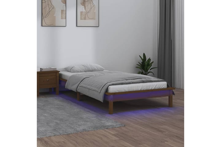 beBasic Sängynrunko LED-valoilla hunajanruskea 90x200 cm täysi puu - Ruskea - Huonekalut - Sänky - Sänkykehikot & sängynrungot