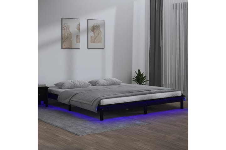 beBasic Sängynrunko LED-valoilla musta 200x200 cm täysi puu - Musta - Huonekalut - Sänky - Sänkykehikot & sängynrungot