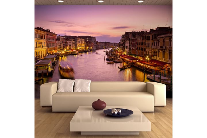 Valokuvatapetti City Of Lovers Venice Night time 450x270 - Artgeist sp. z o. o. - Sisustustuotteet - Seinäkoristeet - Tapetit - Valokuvatapetit