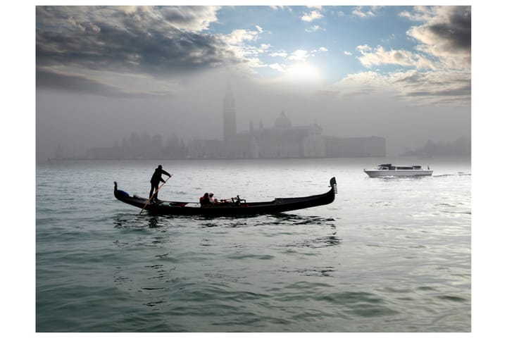 Valokuvatapetti Gondola Riding Venice 250x193 - Artgeist sp. z o. o. - Sisustustuotteet - Seinäkoristeet - Tapetit - Valokuvatapetit